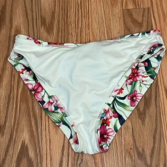 Carmen Marc Valvo Bikini, tie front floral, 2 piece set, Medium - Picture 9 of 13